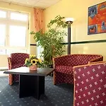 Newton Hotel