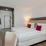 Newton Hotel
