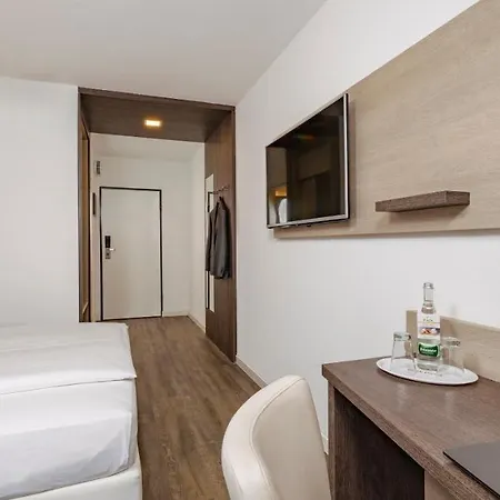 Hotel Newton 3*