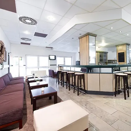 Hotel Newton 3*